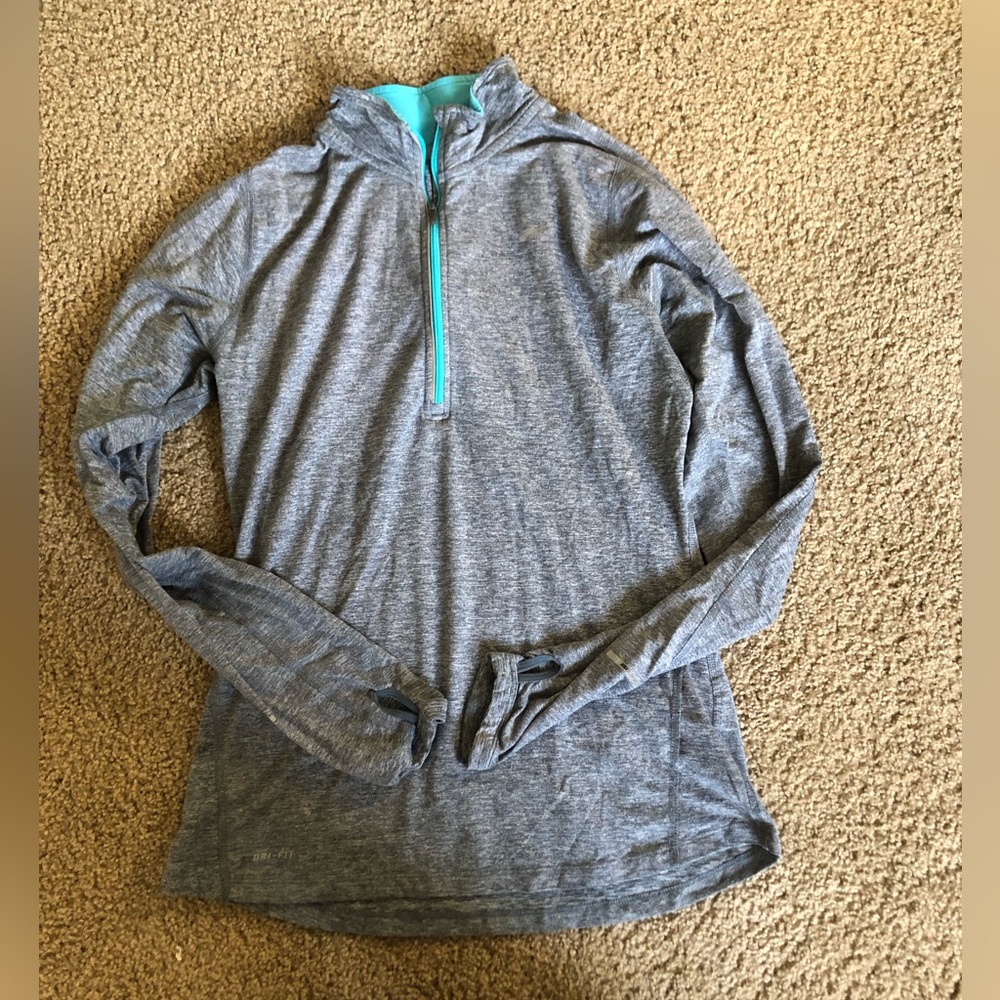 Women’s Nike half zip!